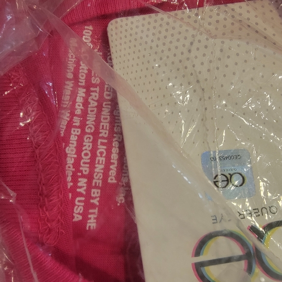 Queer Eye Official Magenta Human Tee Pride Collection Size XS NWT! - Picture 7 of 7